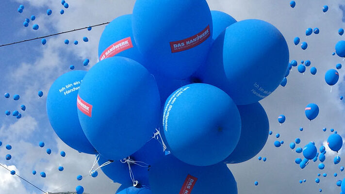 Am Tag des Handwerks 2014 stiegen in Stuttgart 5.500 Ballons in den Farben der Imagekampagne in die Höhe - stellvertretend für die Zahl der Handwerksbetriebe in der Landeshauptstadt.