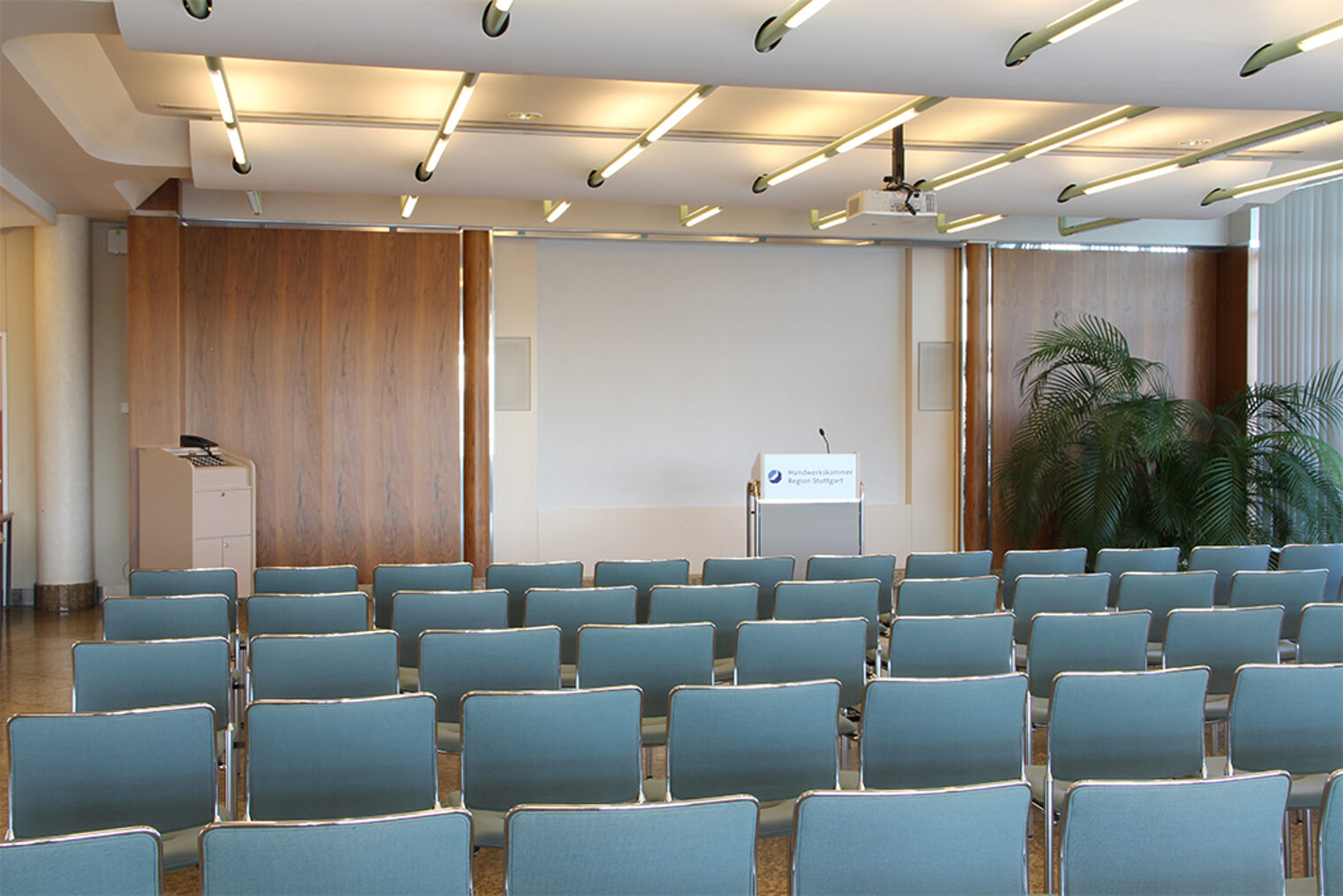 Raumvermietung-Diashow-Raum-Stuttgart