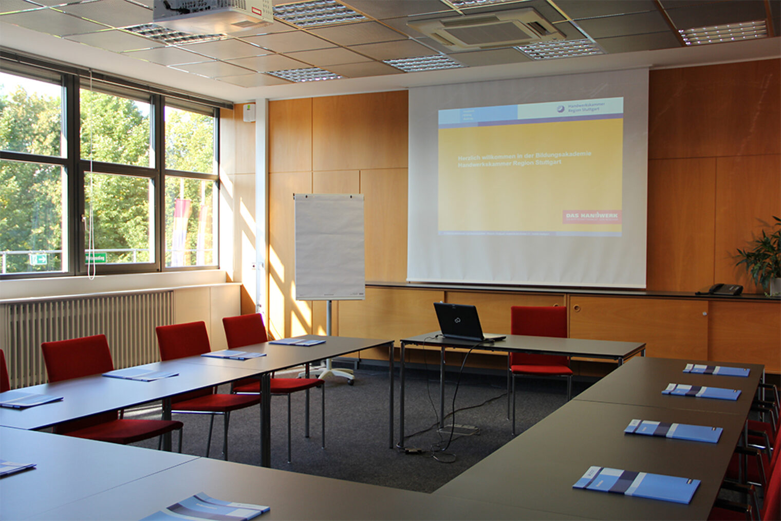 Raumvermietung-Diashow-Raum-Seifriz