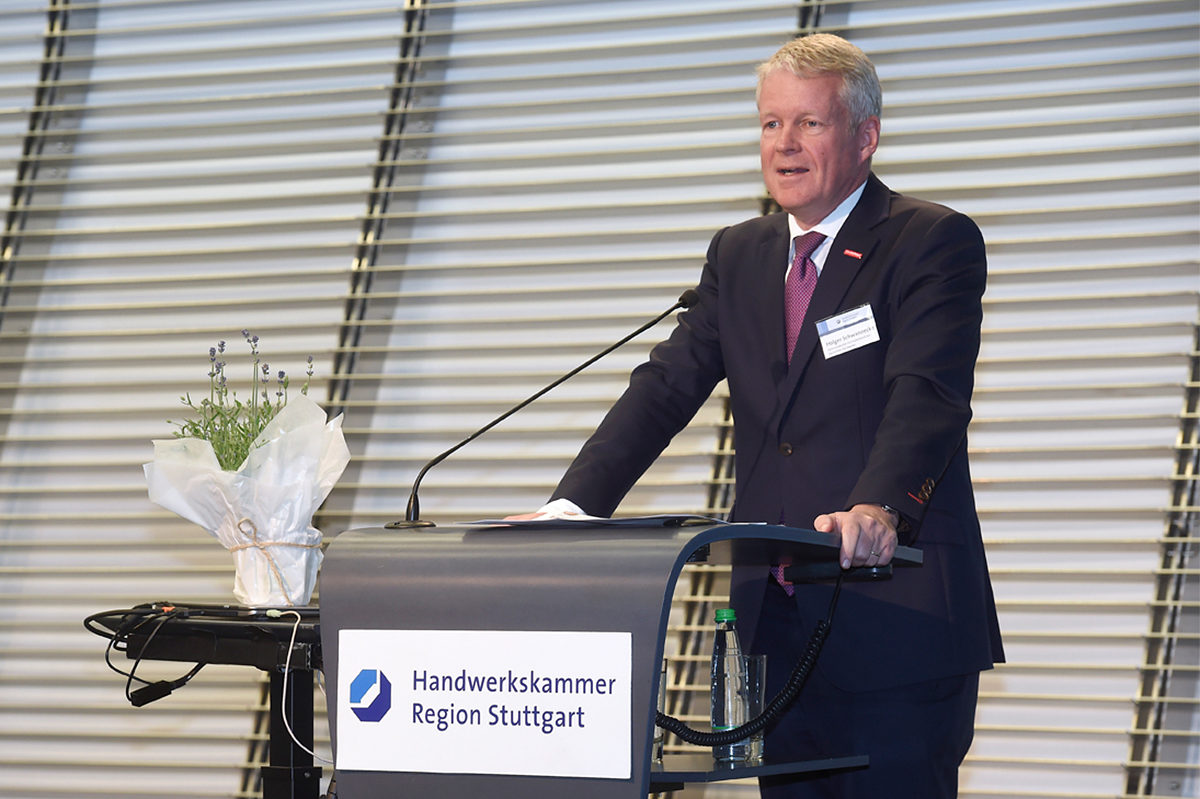 Holger Schwannecke, Generalsekretär des Zentralverbands des Deutschen Handwerks in Berlin, dankte Claus Munkwitz für seinen Einsatz in den Gremien auf Bundesebene.