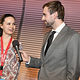 Moderator Martin Hoffmann im Gespräch mit Maßschneiderin Inken Agnetha Hamlescher, die als Beste ihres Jahrgangs ausgezeichnet wurde.