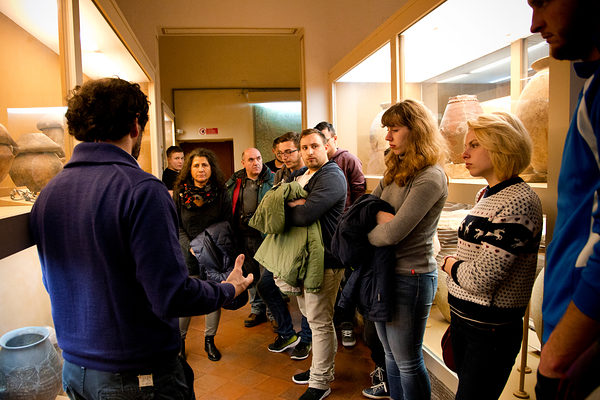 Führung durch das etruskische Museum in Volterra.