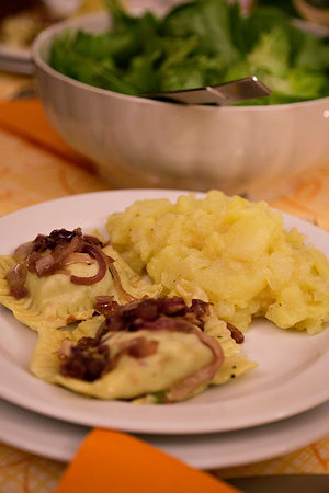 Das Hauptgericht: Maultaschen mit schwäbischem Kartoffelsalat