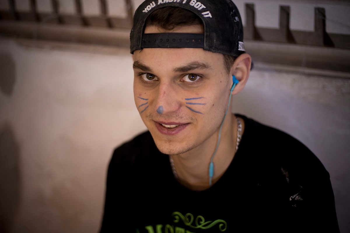 Nick wird zur Katze. Nick wird zur Katze.