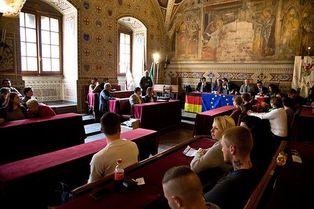 Am 1. April fand die Verabschiedung der jungen Gesellinnen und Gesellen im Rathaus in Volterra statt.