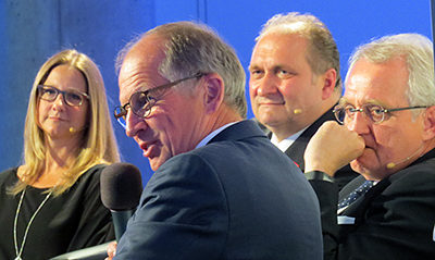 Konstruktiver Meinungsaustausch mit klaren Positionen: Esther Fingerle, Rainer Reichhold, Hans Peter Wollseifer und Rainer Wieland (v.l.n.r.).