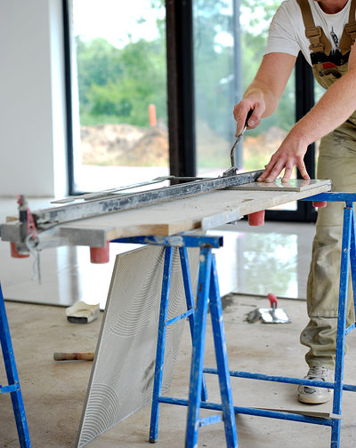 Handwerk, Arbeit, Baustelle, Bau, Sanierung, Arbeiter, Handwerker, Job, Beruf, Fachmann, Meister, Fliesen, Kacheln, Verlegen, Bodenplatten, Steine, Baustoff, Fußboden, Untergrund, Wohnzimmer, Eigenheim, Fugen, präzise, Zement, Kelle, Beton, Heimwerker, Schwarzarbeit, Stundenlohn, Mindestlohn, Ausbildung, Wohnraum, Salon, Stube, Trockenbau, Interieur, Innenraum, Einrichtung, Teamwork, Eigenleistung, Handlanger, Hilfsarbeiter, handwerk, arbeit, baustelle, bau, sanierung, arbeiter, handwerker, job, beruf, fachmann, meister, fliesen, kacheln, verlegen, bodenplatten, steine, baustoff, fußboden, untergrund, wohnzimmer, eigenheim, fugen, präzise, zement, kelle, beton, heimwerker, schwarzarbeit, stundenlohn, mindestlohn, ausbildung, wohnraum, salon, stube, trockenbau, interieur, innenraum, einrichtung, teamwork, eigenleistung, handlanger, hilfsarbeiter