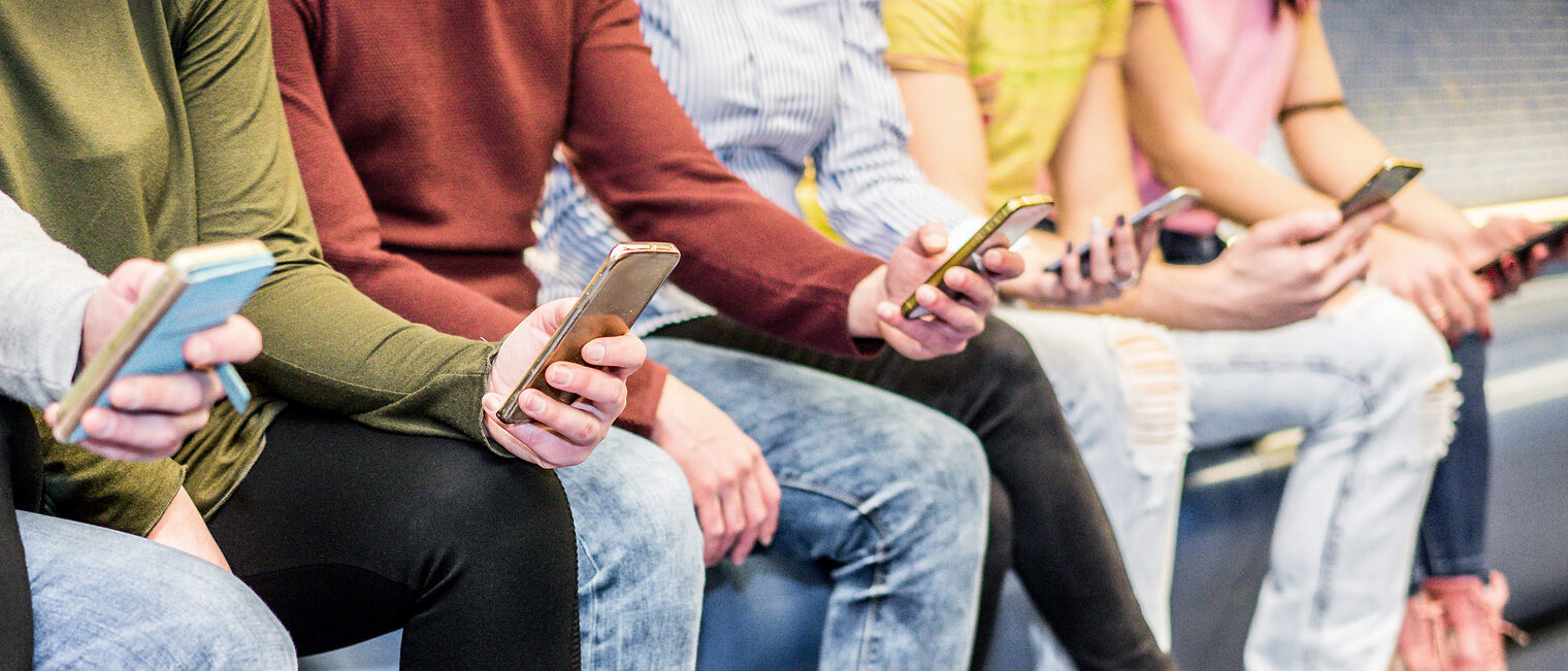 Dem Handwerk bieten sozialen Netzwerke bei der Suche nach Nachwuchsfachkräften große Chancen: Allein mit Instagram verbringen junge Menschen rund eine halbe Stunde täglich. Dem Handwerk bieten sozialen Netzwerke bei der Suche nach Nachwuchsfachkräften große Chancen: Allein mit Instagram verbringen junge Menschen rund eine halbe Stunde täglich.