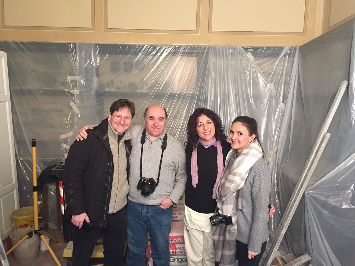 Projektpartner unter sich: Volker Süssmuth (links) und Viktoria Rotmann (rechts) von der Kammer mit den Projektpartnern Maurizio und Valentina. Projektpartner unter sich: Volker Süssmuth (links) und Viktoria Rotmann (rechts) von der Kammer mit den Projektpartnern Maurizio und Valentina.