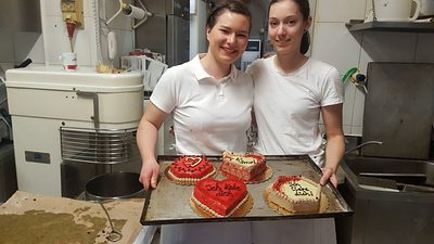 Stefanie und Evelyn lassen die italienischen Gaumen höher schlagen.