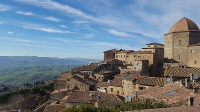 Mittelalterliches Städtchen Volterra.