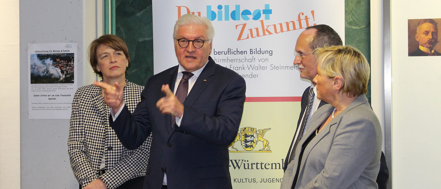 Elke Büdenbender, Bundespräsident Frank-Walter Steinmeier, Schulleiter Andreas Moser, Kultusministerin Dr. Susanne Eisenmann.
