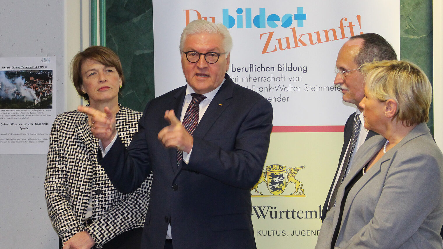 Elke Büdenbender, Bundespräsident Frank-Walter Steinmeier, Schulleiter Andreas Moser, Kultusministerin Dr. Susanne Eisenmann.