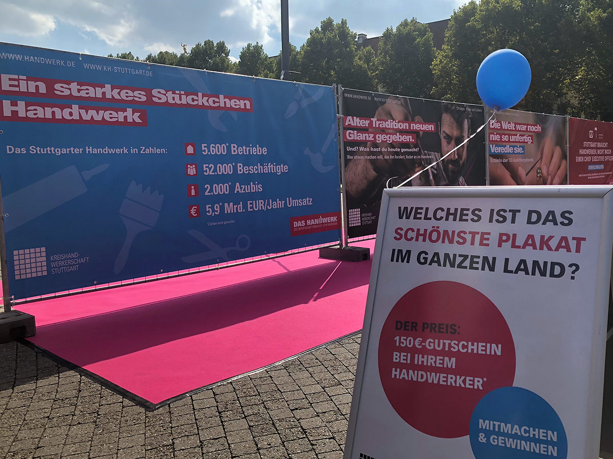 Die Passanten¿auf dem Schlossplatz konnten alle Plakate per Abstimmung bewerten und einen tollen Preis gewinnen. Die Passanten¿auf dem Schlossplatz konnten alle Plakate per Abstimmung bewerten und einen tollen Preis gewinnen.