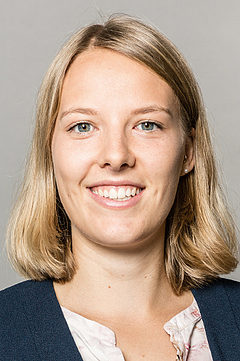 Julia-Fuchs-2
