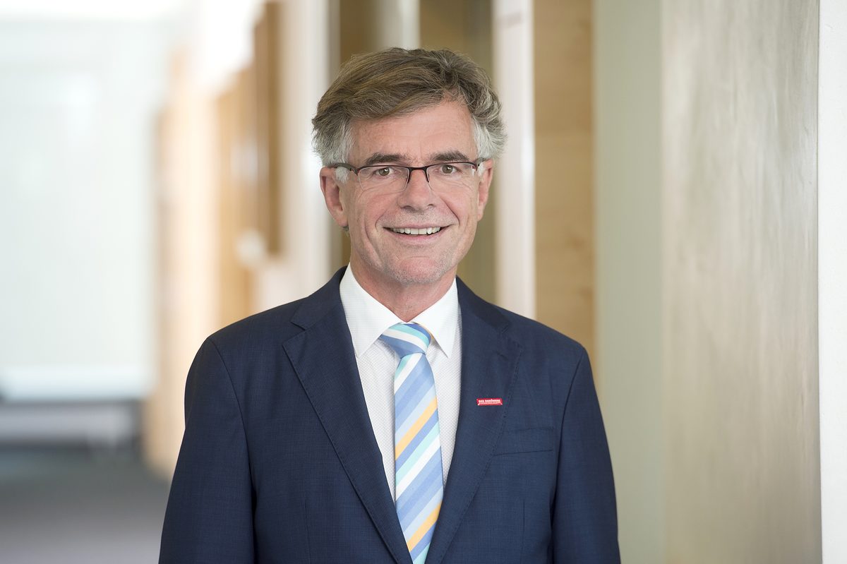 Hauptgeschäftsführer Thomas Hoefling. Hauptgeschäftsführer Thomas Hoefling.