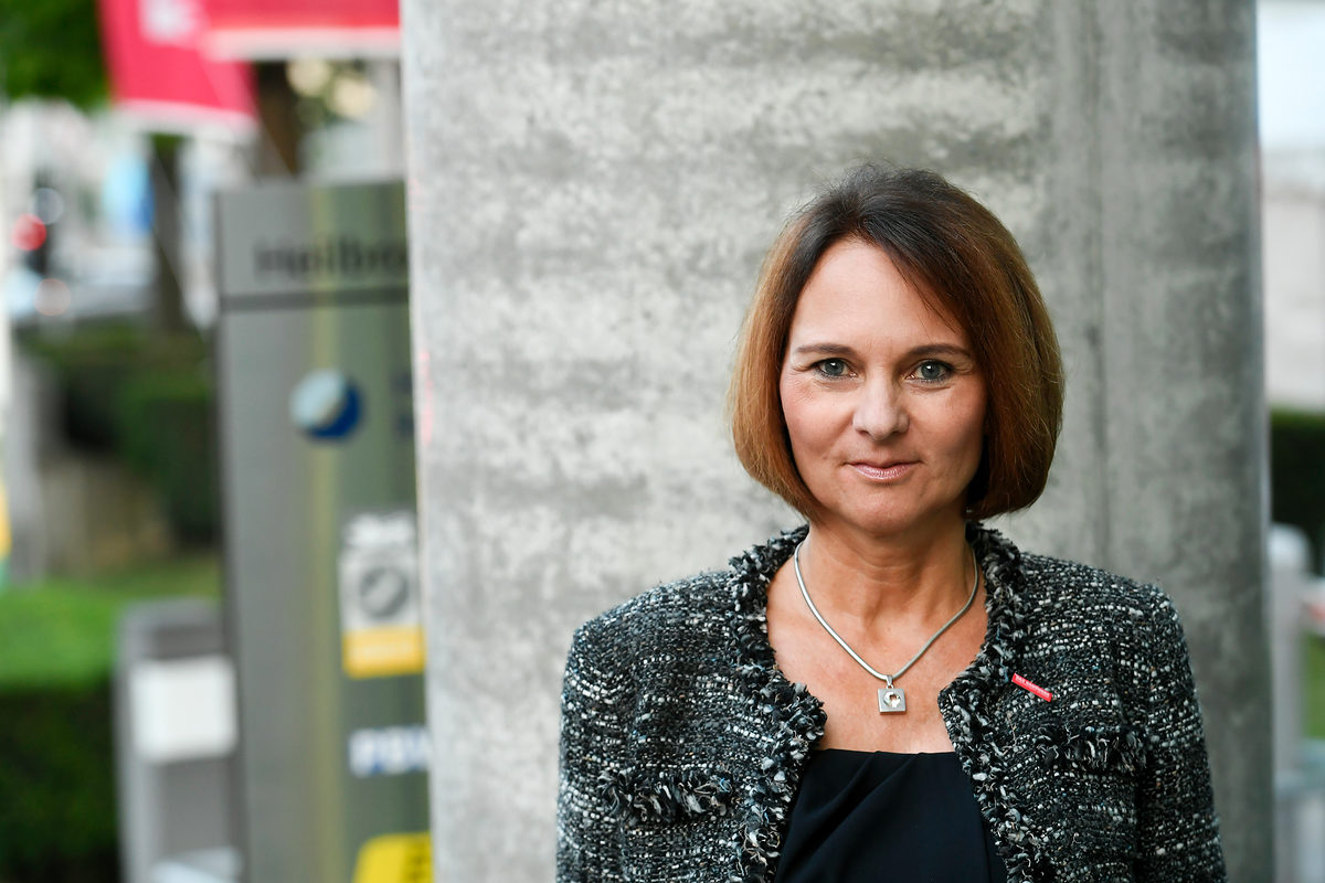 Petra Engstler-Karrasch, Geschäftsführerin Unternehmensservice und seit 1. Januar 2020 Stellvertretende Hauptgeschäftsführerin Petra Engstler-Karrasch, Geschäftsführerin Unternehmensservice und seit 1. Januar 2020 Stellvertretende Hauptgeschäftsführerin