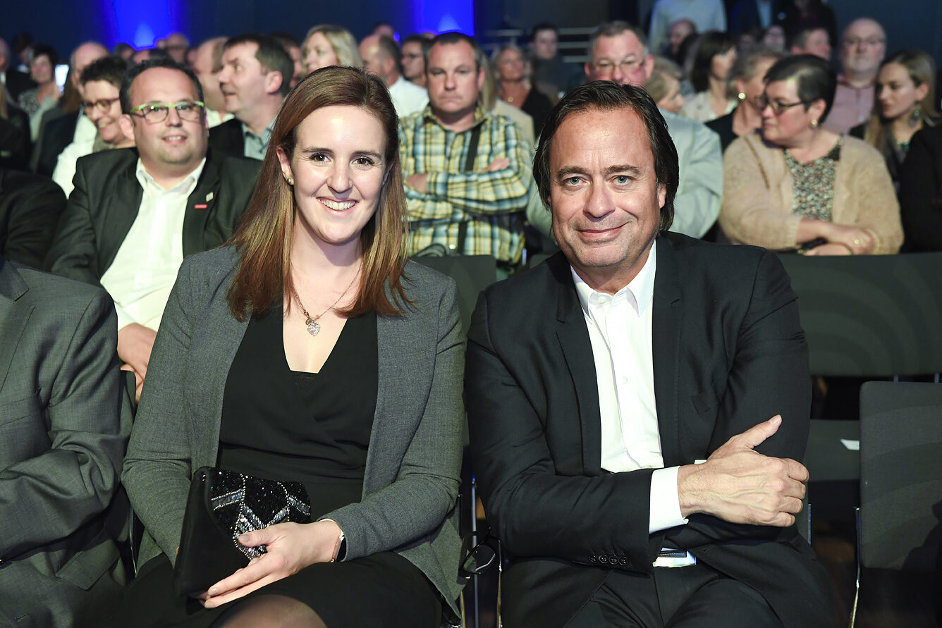 Unter den gut 2.200 Gästen waren auch Lisa Gabriel und Alexander Holzmann von Holzmann Medien, die die Veranstaltung als Sponsor unterstützten.