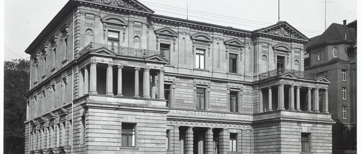 Historische Aufnahme des Kammergebäudes in der Kriegsbergstraße 26 in Stuttgart, zwischen 1936 und 1944 Historische Aufnahme des Kammergebäudes in der Kriegsbergstraße 26 in Stuttgart, zwischen 1936 und 1944