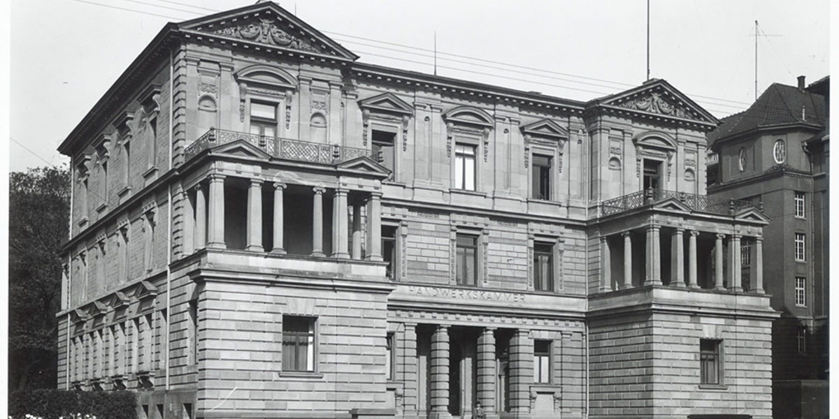 Historische Aufnahme des Kammergebäudes in der Kriegsbergstraße 26 in Stuttgart, zwischen 1936 und 1944 Historische Aufnahme des Kammergebäudes in der Kriegsbergstraße 26 in Stuttgart, zwischen 1936 und 1944
