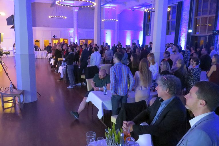 Auch die zweite Public-Viewing-Location in Uhingen war bis auf den letzten Platz ausgebucht.