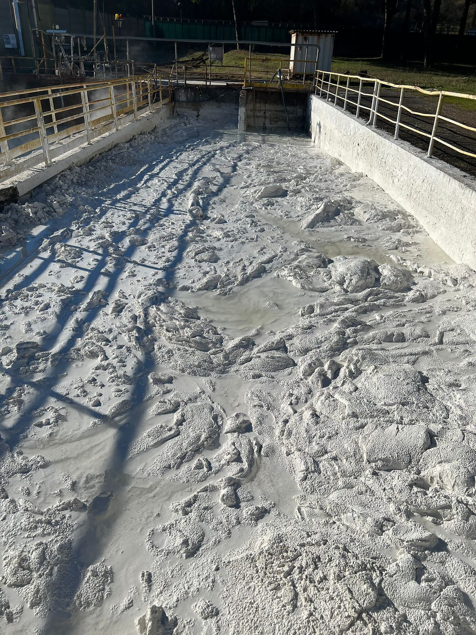 Ein Becken voller Salz.