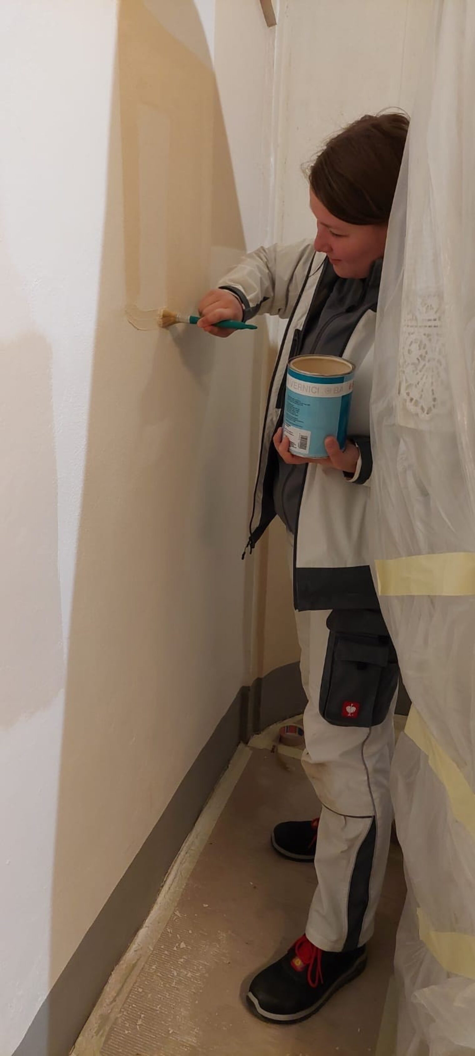 Voller Einsatz beim Malern.