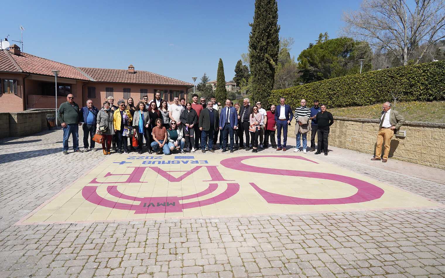 Volterra-2022-Besuch-HWK-Schulplatz