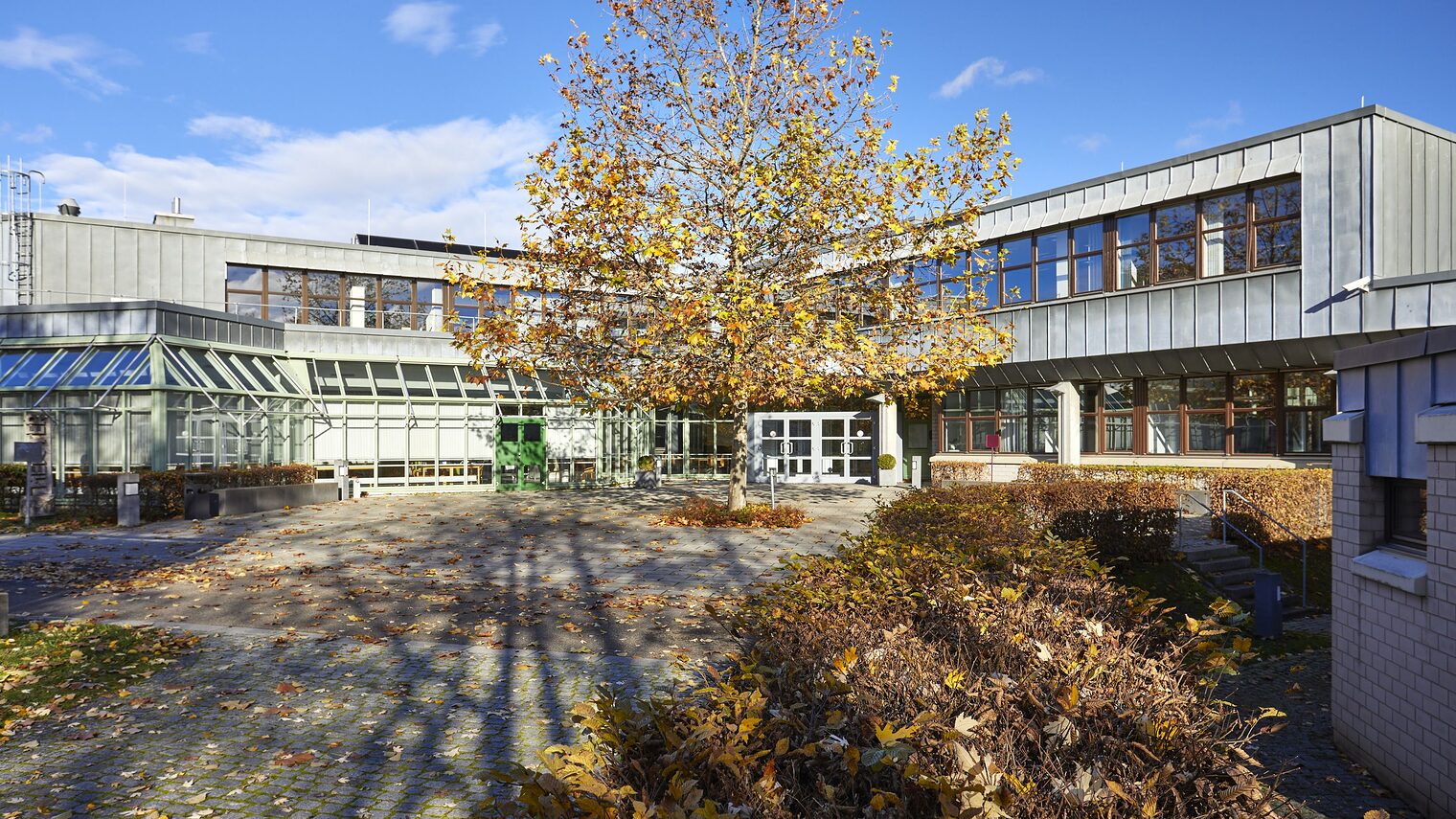 Weil qualifizierte Aus- und Weiterbildung nur mit moderner Infrastruktur zu leisten ist, hat die Vollversammlung den Ausbau der Bildungsakademie der Handwerkskammer in Stuttgart Weilimdorf angestoßen.
