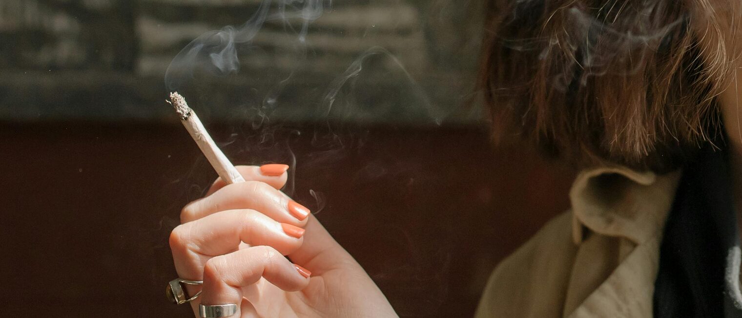 Cannabis-Joint-Rauchen