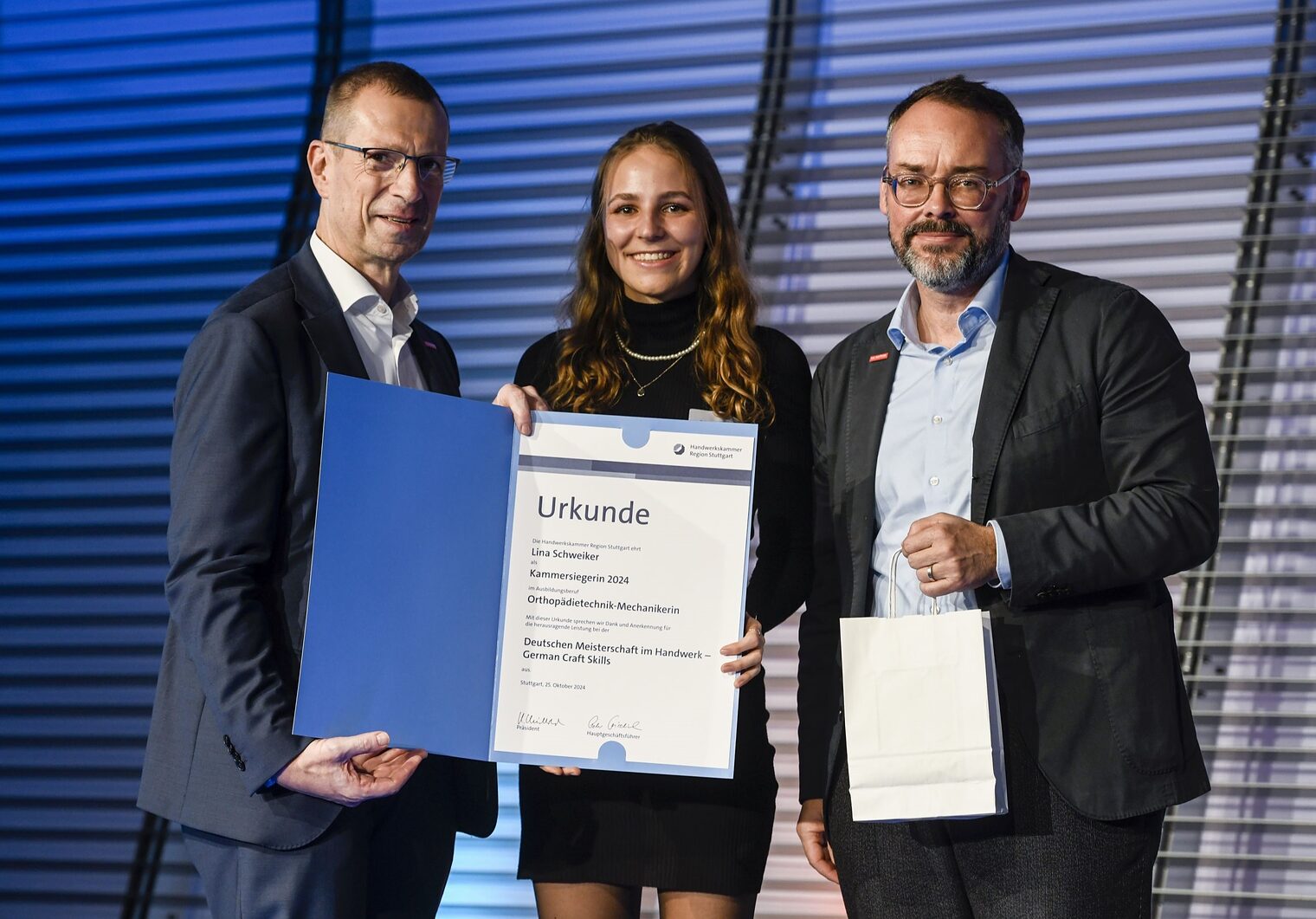 Orthopädietechnik-Mechanikerin Lina Schweiker überzeugte mit einer individuell angefertigten Knieorthese sowohl auf Kammer- als auch auf Landesebene.