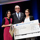 Rotary-Förderpreis-Gewinnerin Jana Pfriender mit Moderatorin Kathrin Adamski und Kammerchef Claus Munkwitz.