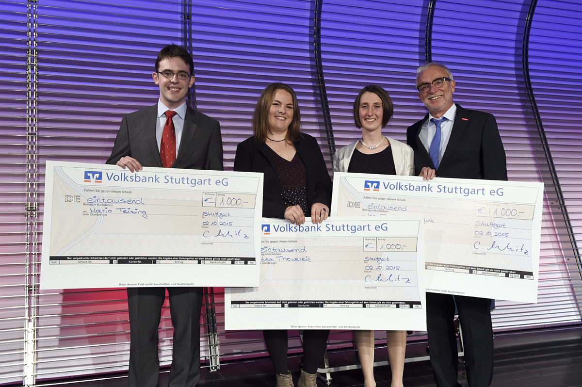 PLW 2015: Die Rotary-Preis-Gewinner Mario Teising, Lea Teweleit und Ina Ronja Buchfink mit Kammerchef Claus Munkwitz. PLW 2015: Die Rotary-Preis-Gewinner Mario Teising, Lea Teweleit und Ina Ronja Buchfink mit Kammerchef Claus Munkwitz.