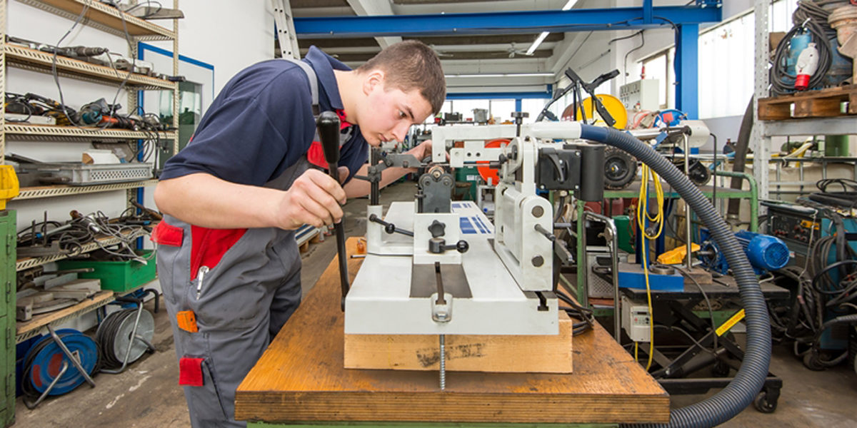 Ausbildung-als-Elektroniker-f-Maschinen