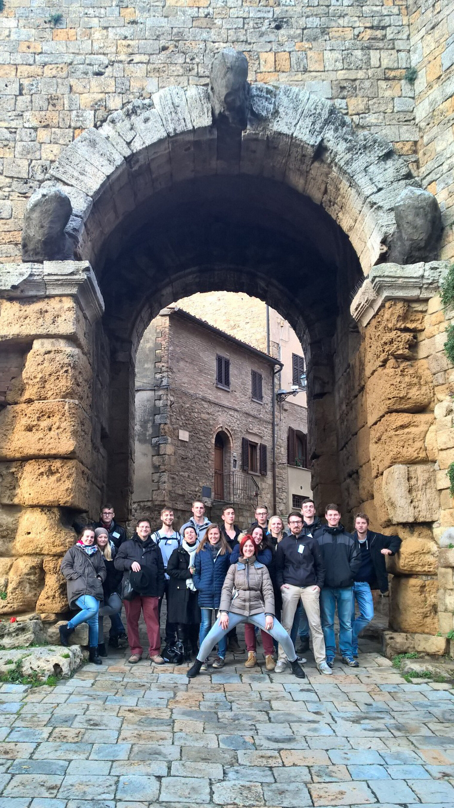 Junge-Handwerker-in-der-Toskana-eingetroffen2
